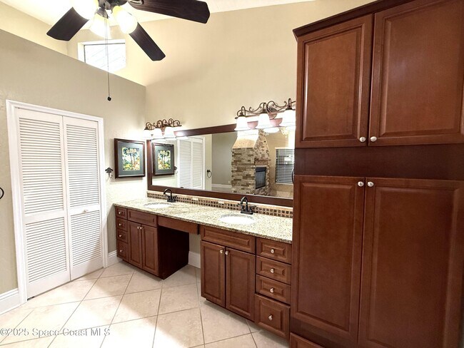 Building Photo - 108 Windward Way