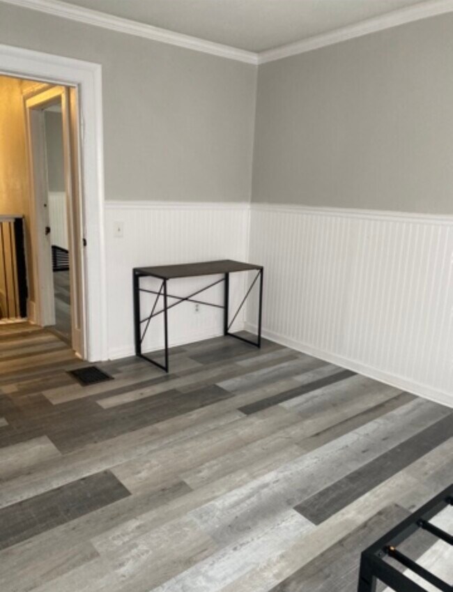 Building Photo - 49 Champlain St