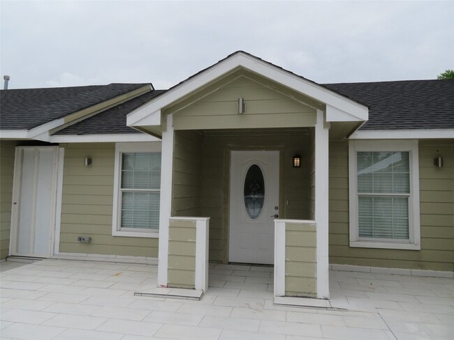 Building Photo - 7214 Corsicana St