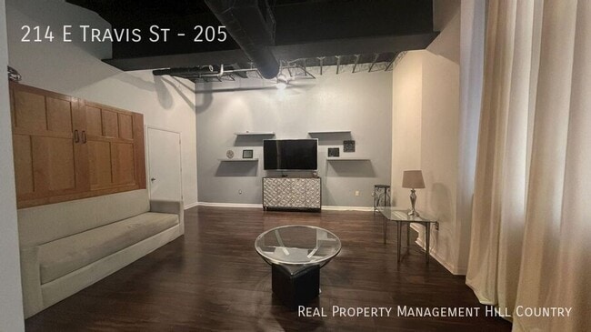 Building Photo - Modern Downtown Condo in the Heart of San ...