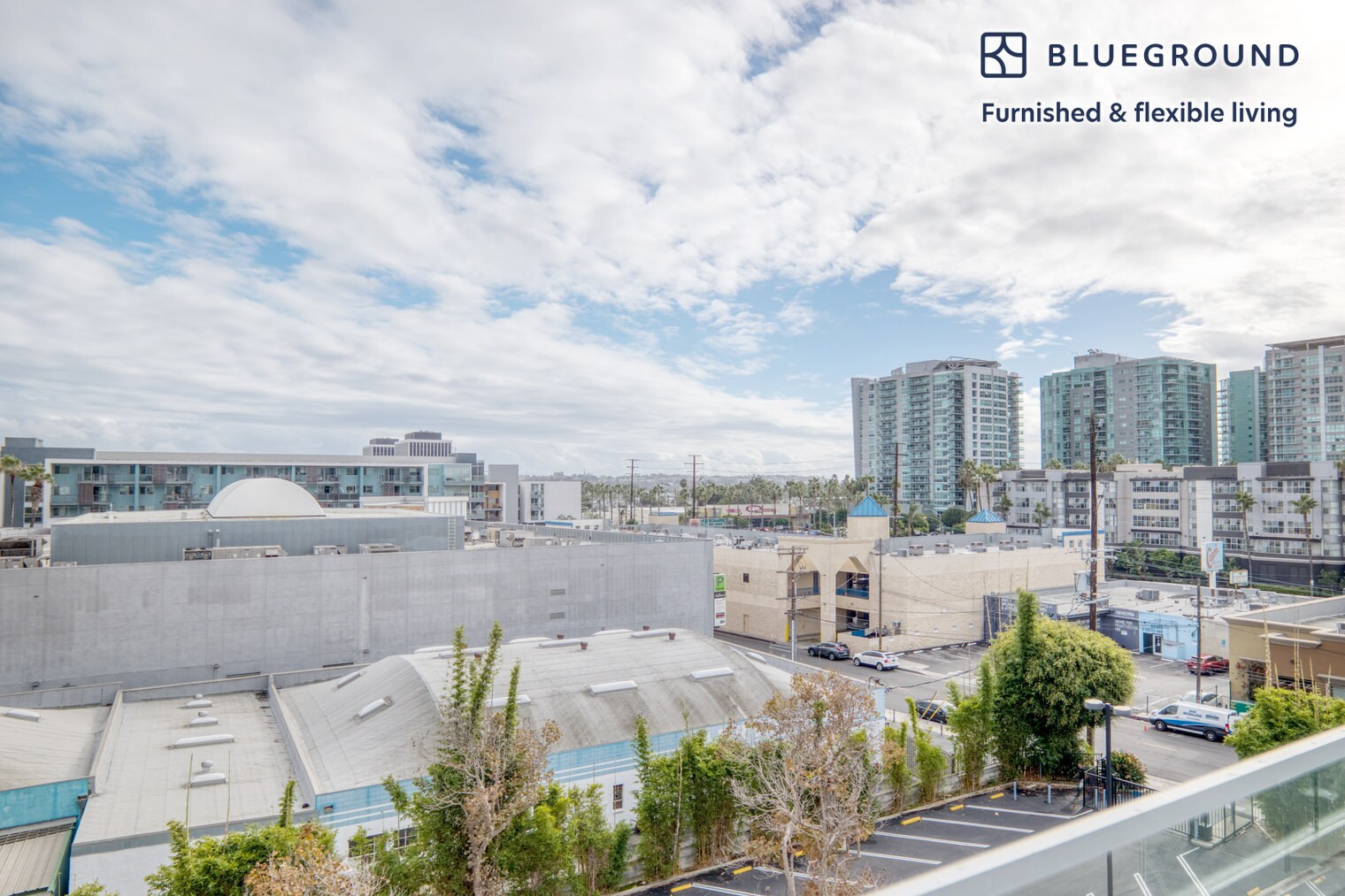 Building Photo - 4210 Del Rey Ave