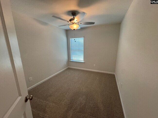 Building Photo - 2048 Armada Rd