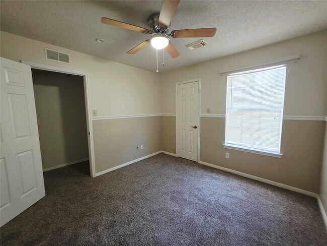 Building Photo - 10306 Jockey Club Dr