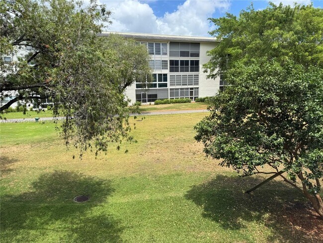 Building Photo - 3404 Bimini Ln