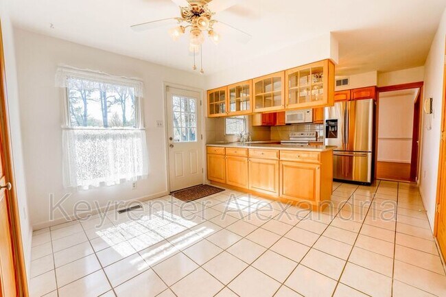 Building Photo - 7123 Red Horse Tavern Ln