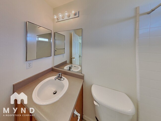 Building Photo - 2172 Rockin Robin Dr