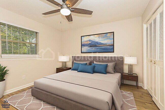 Building Photo - Freshly renovated 3 bedroom / 2 full bath home with 1,679 sq/ft of space!