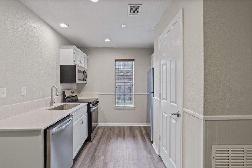 Primary Photo - Residences at Piney Shores