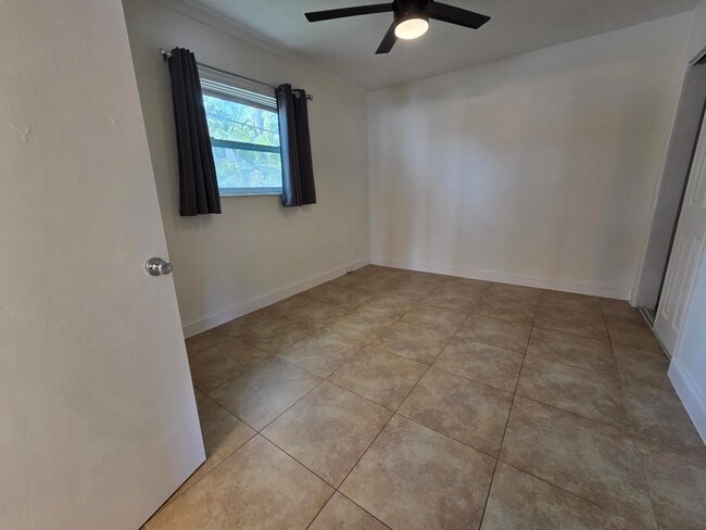 Building Photo - 720 NE 2nd St