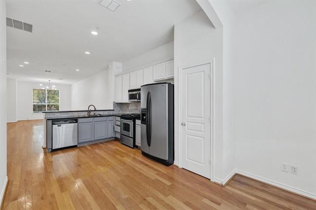 Building Photo - 4315 Holland Ave