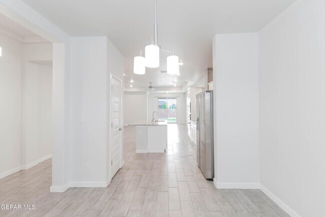 Building Photo - 12832 Haxby St