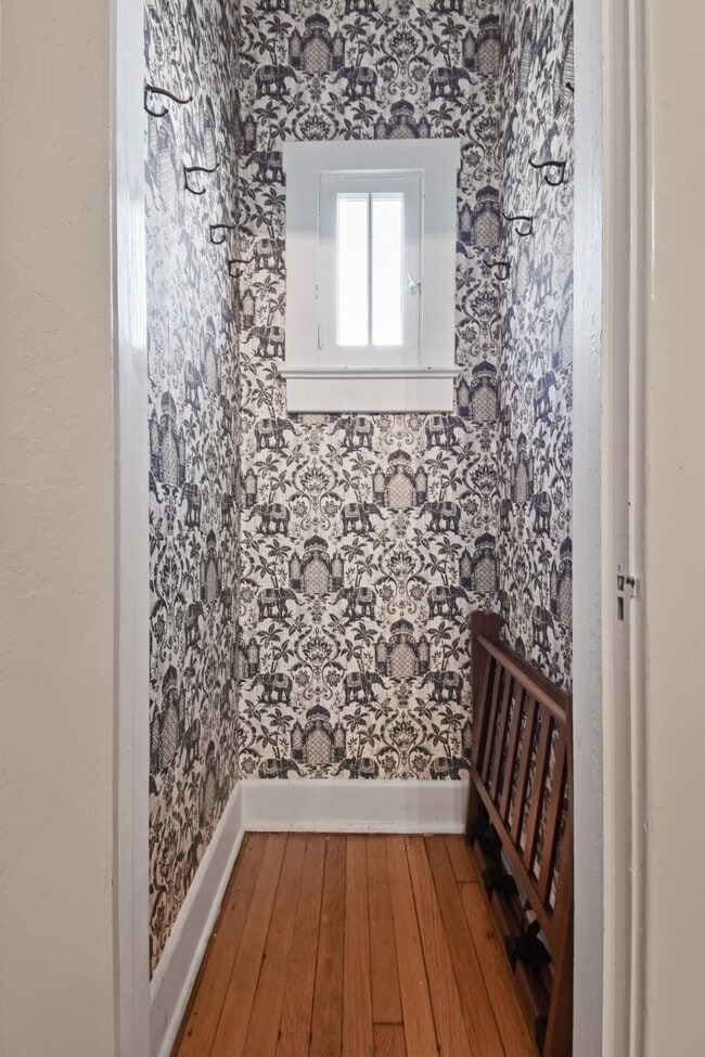 Building Photo - 194 Almeria Rd