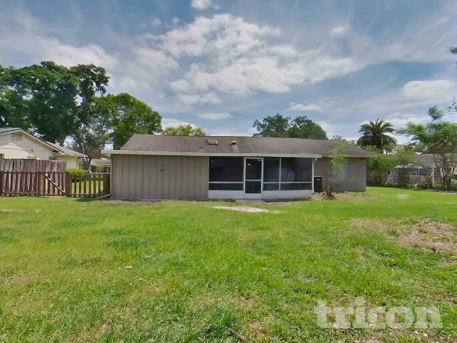 Building Photo - 802 Gullberry Ln