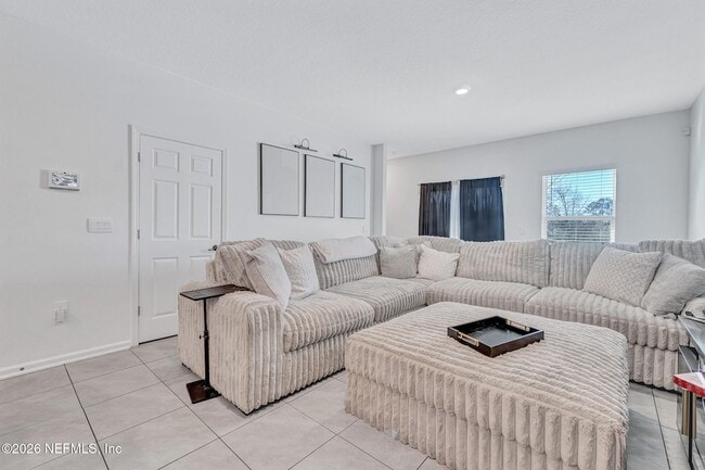 Building Photo - 9008 Gifford Dr