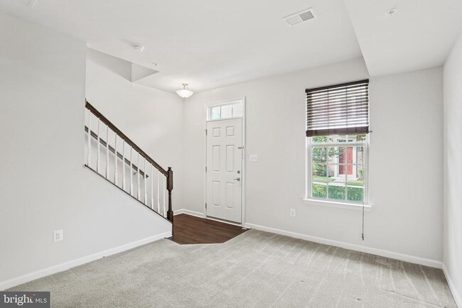 Building Photo - 2923 Glendale Ave