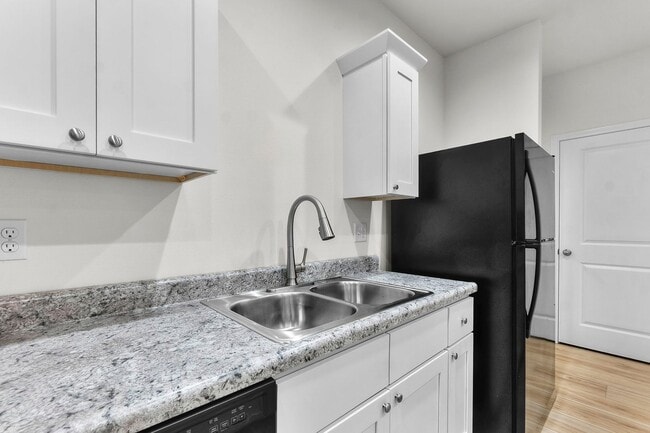 Building Photo - Bertling 1112 11