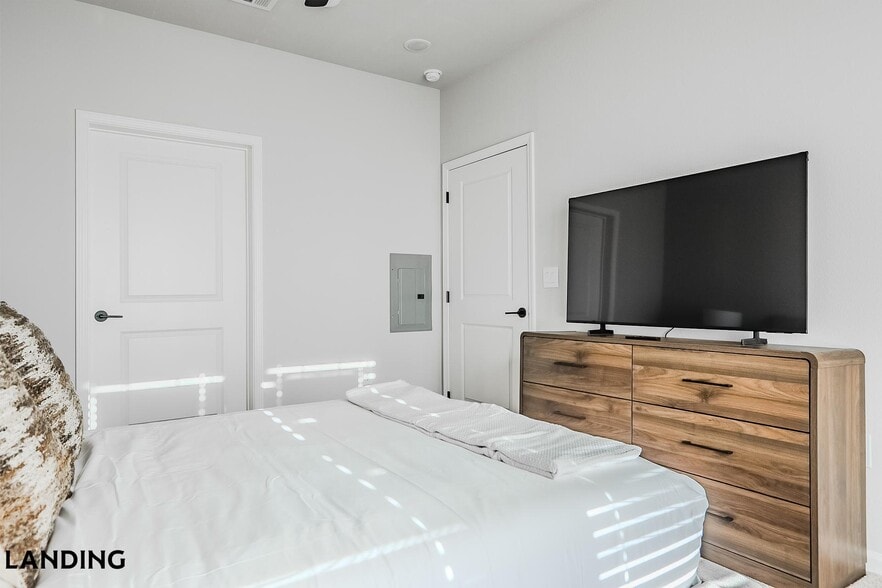 Building Photo - 1650 Harris Hill Rd