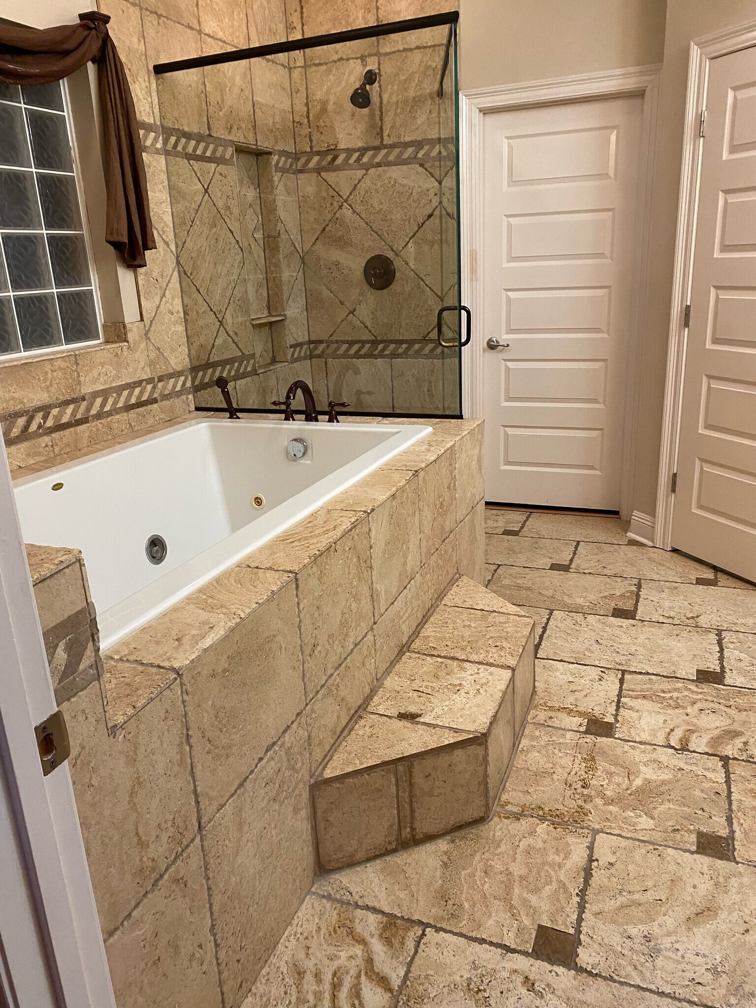 Primary Bathroom - 3104 Moss Ln