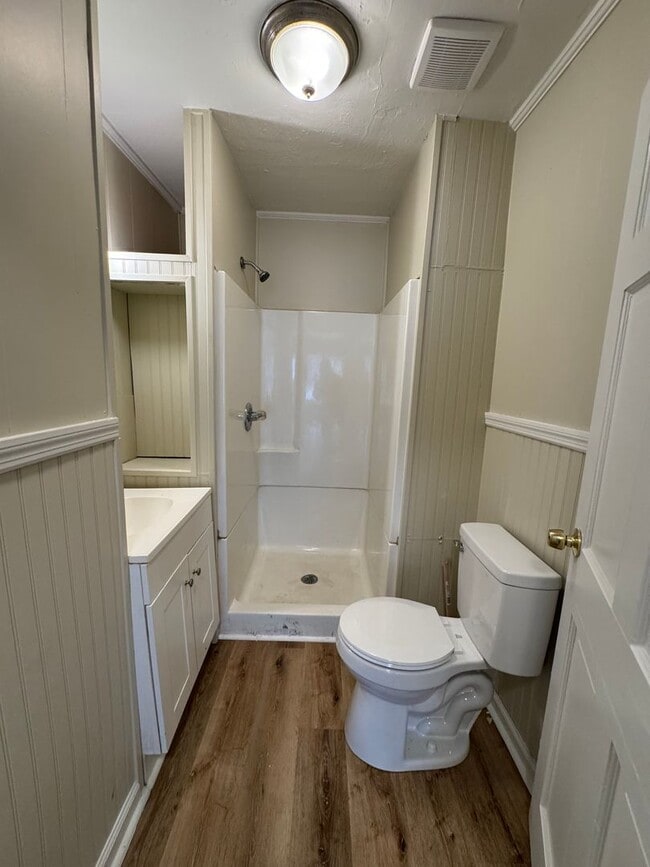 Building Photo - Cozy 3/1 House in South Rome