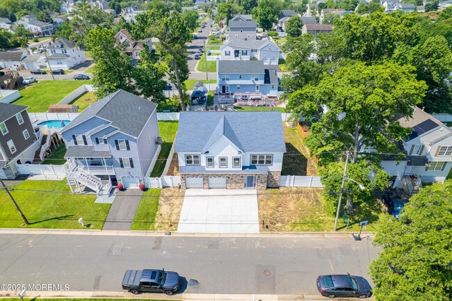 Building Photo - 720 8th St