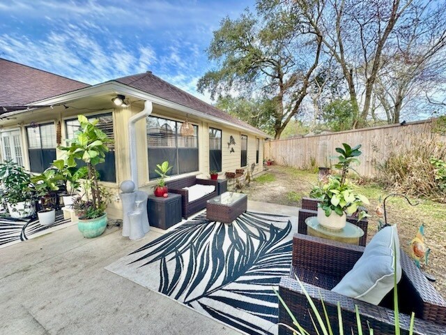 Building Photo - 2012 Mistral Ln E