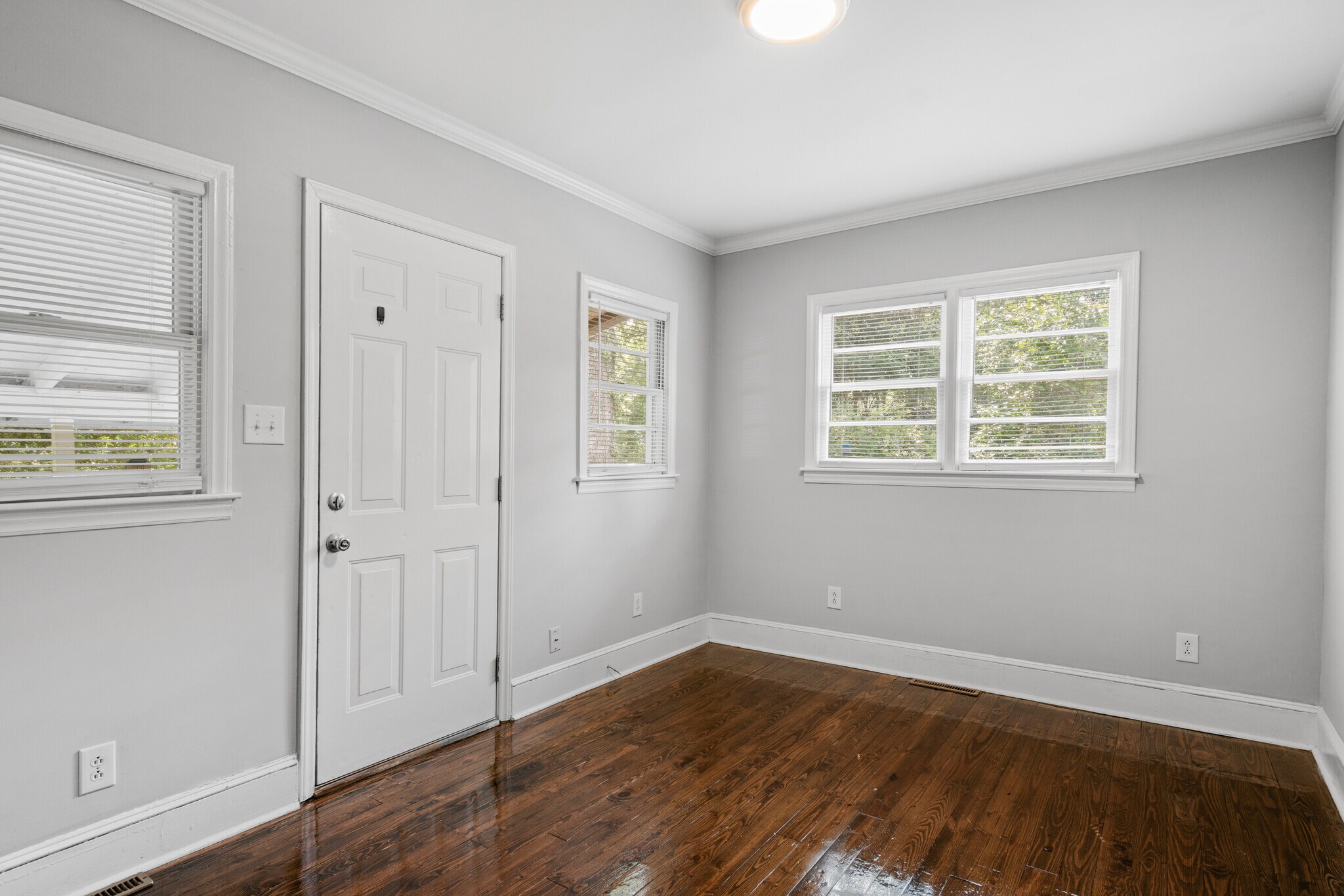 Building Photo - 4427 Northaven Dr