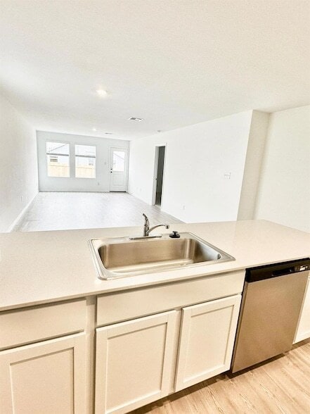 Building Photo - 100 Louisa Ln