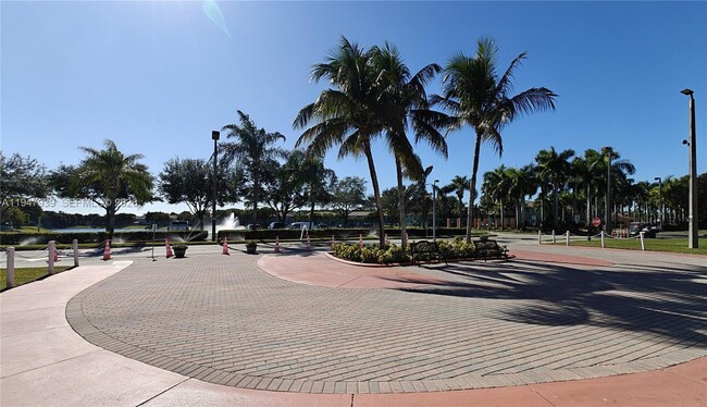 Building Photo - 2637 SE 16th Terrace