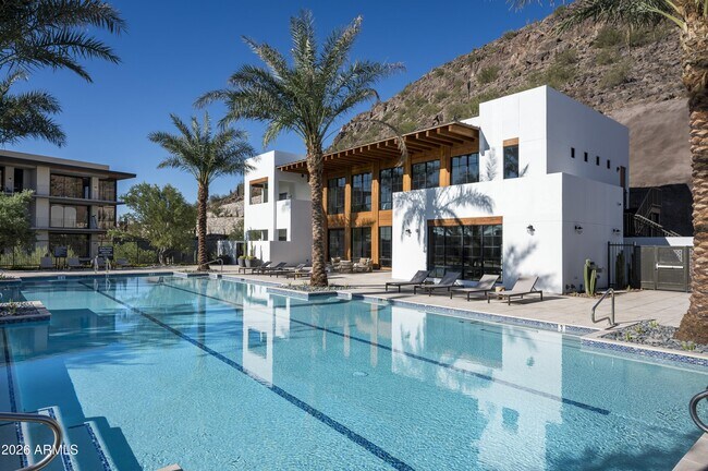 Building Photo - 4849 N Camelback Rdg Dr