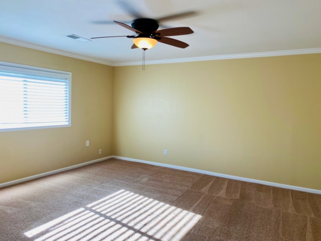 Building Photo - 1757 Burbank Ct