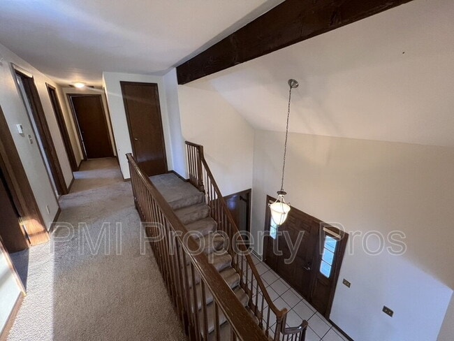 Building Photo - 3204 Chateau Ct