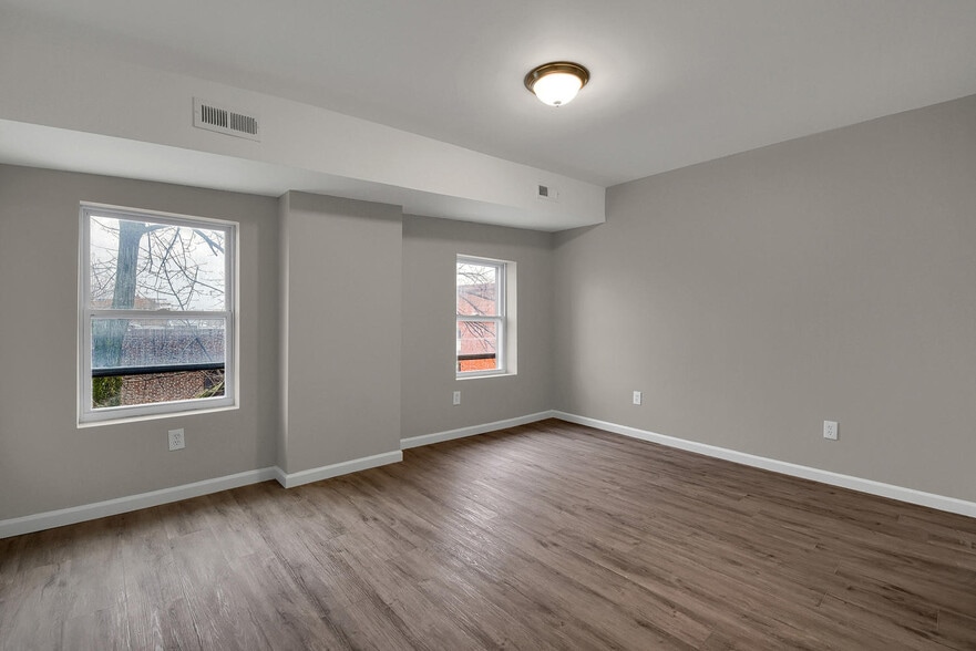 Building Photo - 1301 Shenandoah Ave