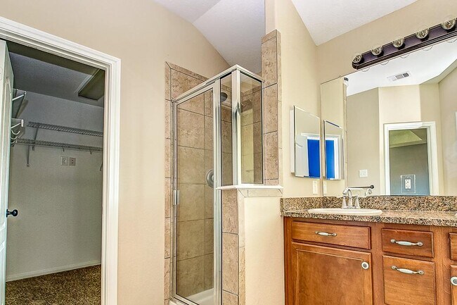 Building Photo - 27014 Henson Falls Dr