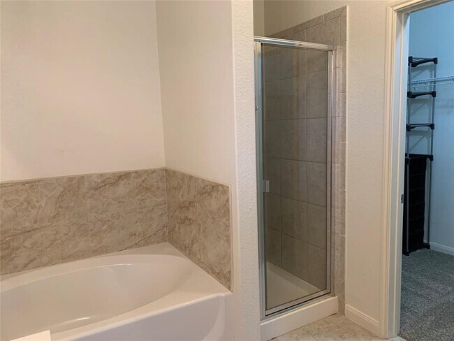 Building Photo - 9425 Bald Cypress St