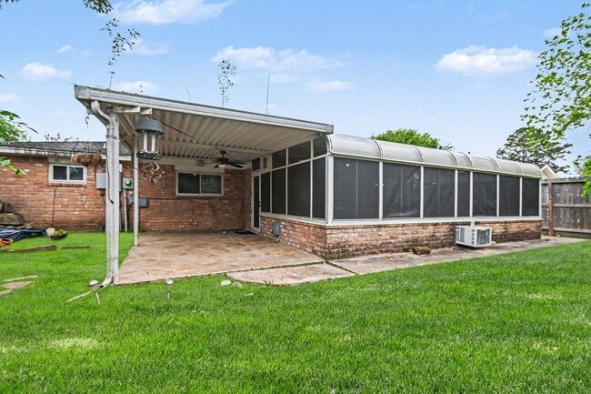 Building Photo - 16807 David Glen Dr