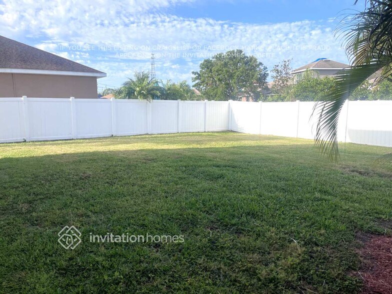 Building Photo - 7911 115th Ave E