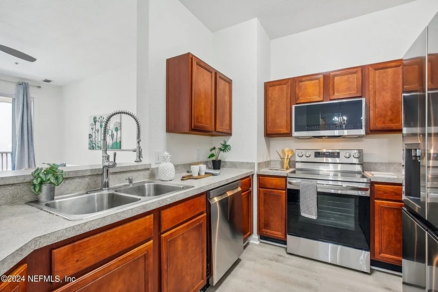 Kitchen - 8601 Beach Blvd