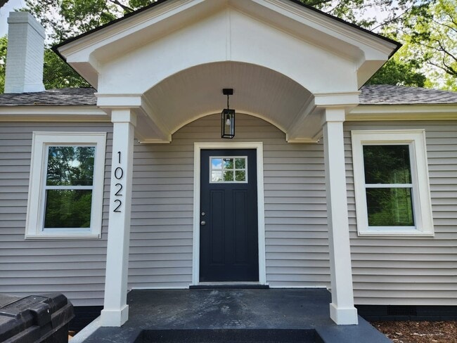 Primary Photo - 1022 Brock St