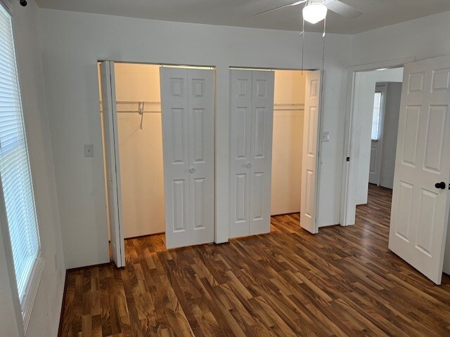 Bedroom - Double closet - 4225 W Southport Rd