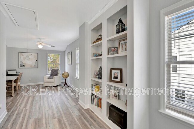 Building Photo - 147 Palm Cove Way