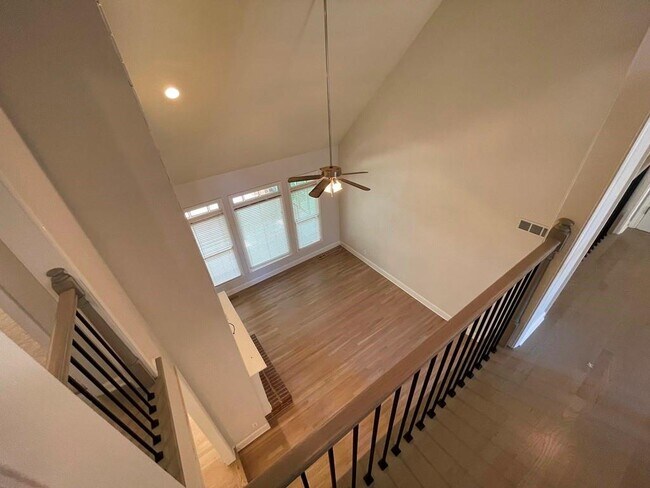 Building Photo - 510 Stonebrook Farms Dr