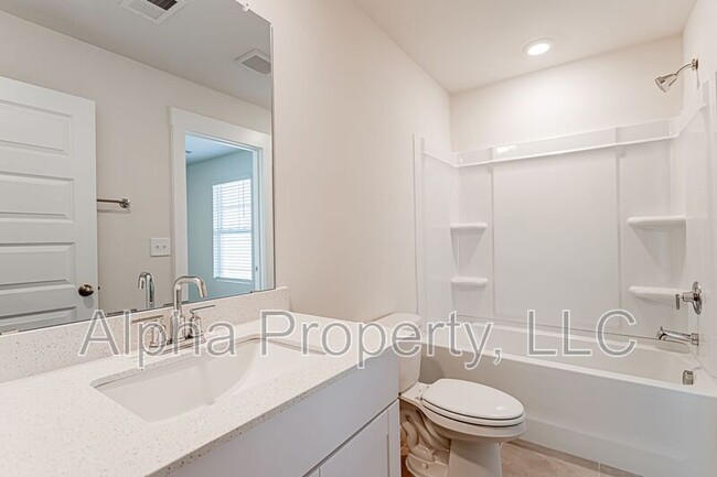 Building Photo - 47 Centimeters Dr