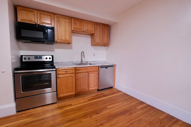 Building Photo - 26 Cleveland St