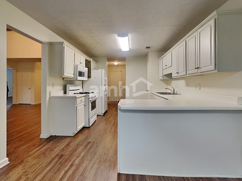 Building Photo - 1831 Green Oak Cir