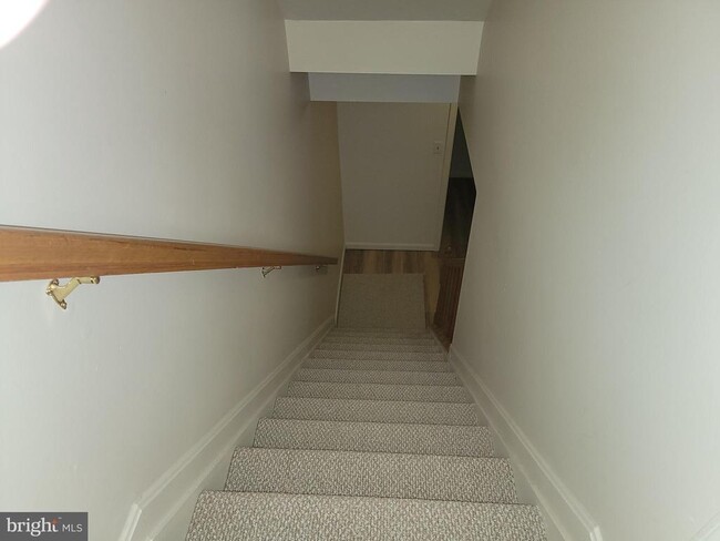 Building Photo - 1926 Thomas Run Cir