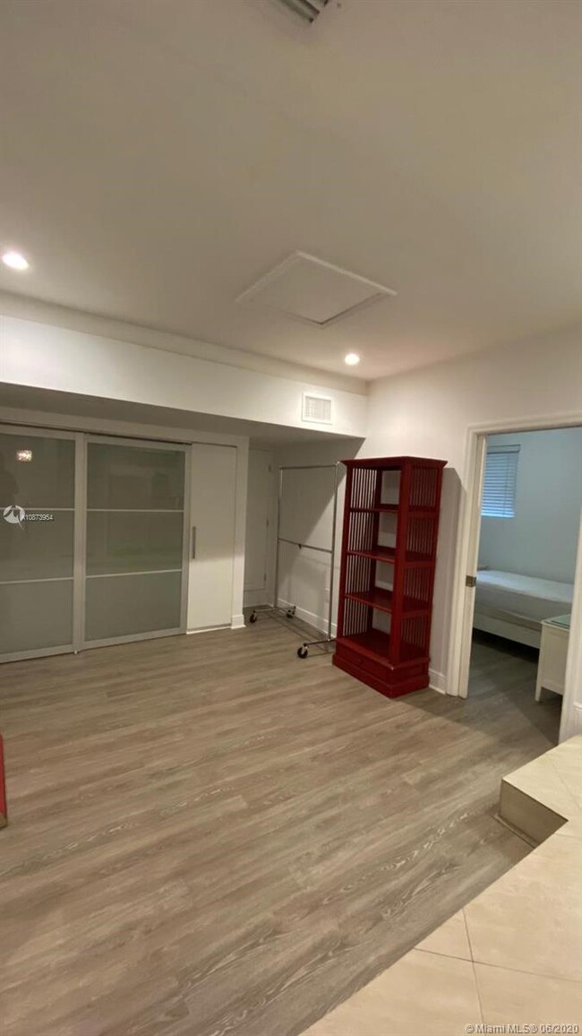 Building Photo - 13111 S Calusa Club Dr