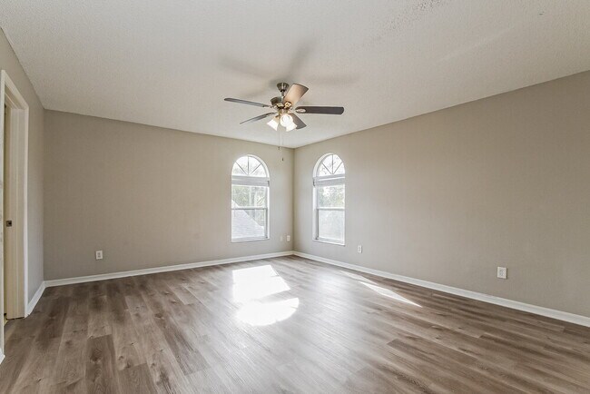 Building Photo - 1828 Olivia Cir