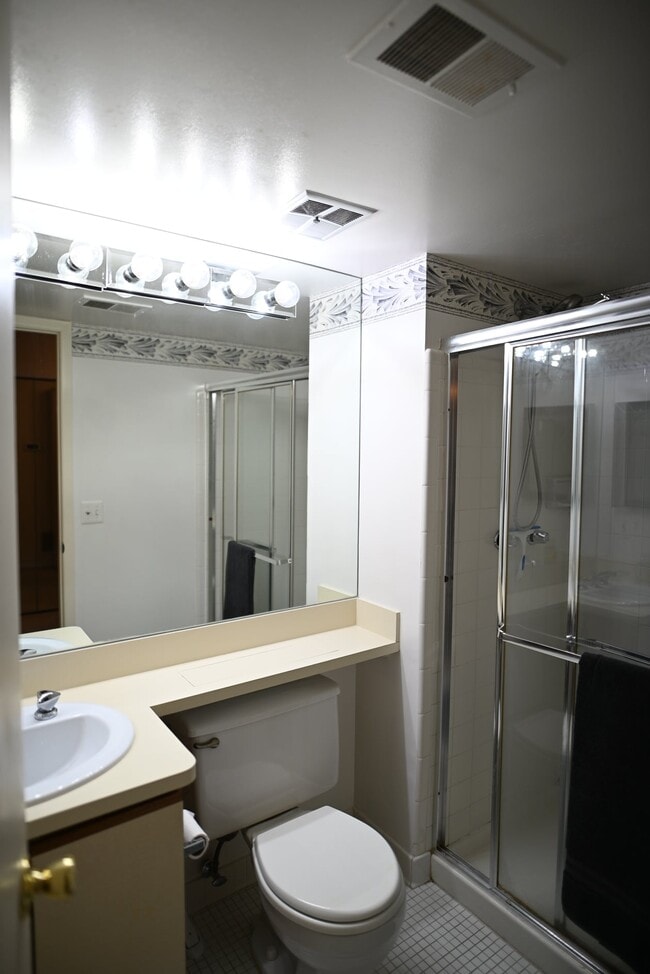 Building Photo - 27420 Evergreen Rd