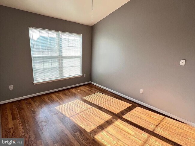 Building Photo - 439 Amelanchier Ct