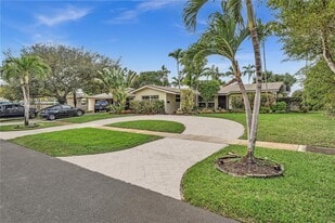 Building Photo - 2114 N 44th Ave